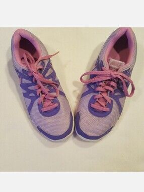 NWOT Nike Revolution 2 Girls Youth Sneakers Purple Sz 6Y